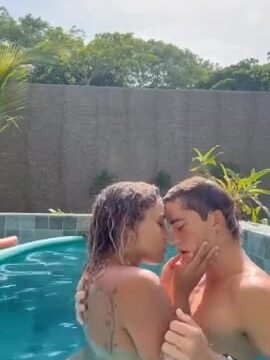 Salah Brooks the Pool Sextape by Onlyfans Viral Video